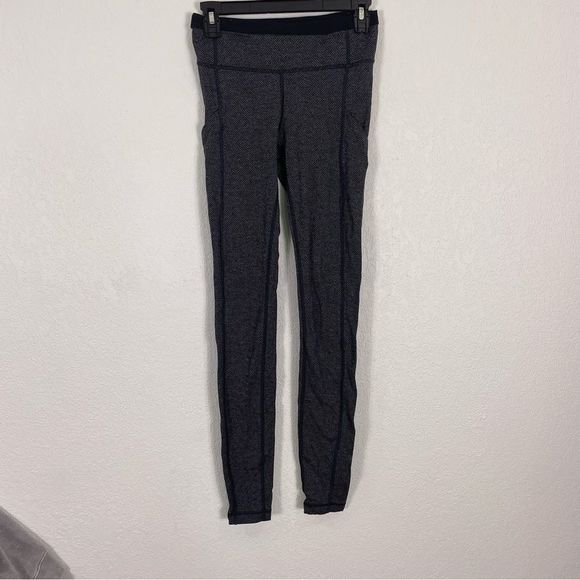 lululemon athletica Pants - Lululemon Grey and Black Herringbone Leggings with Pockets